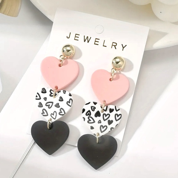 A TRIO of dangling, acrylic heart Earrings - Picture 1 of 3